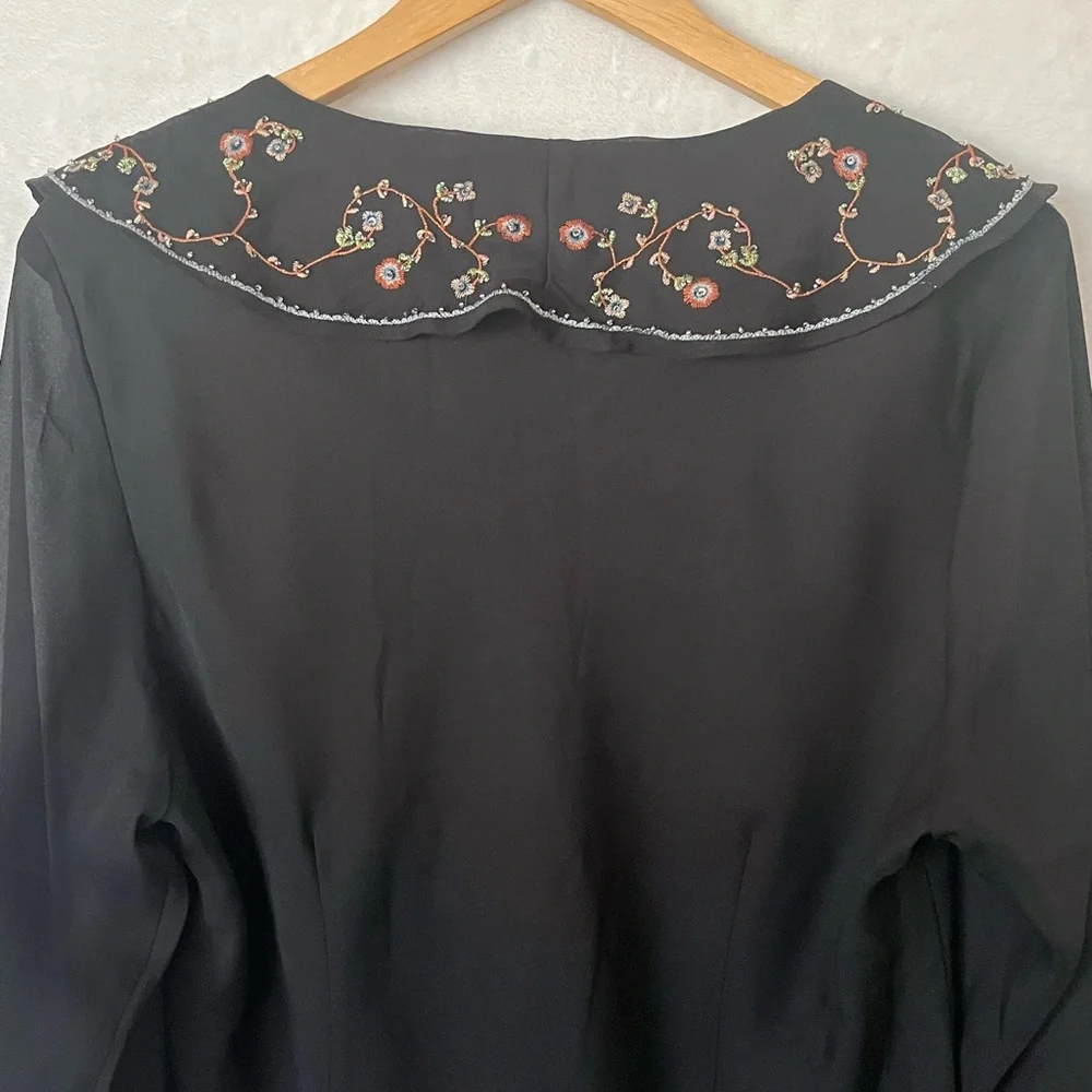 Dressbarn Black Blouse with Floral Embroidery & Ruffle Sleeve 14/16 - Picture 8 of 16